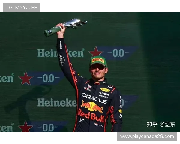 诺里斯卡塔尔站杆位发车，维斯塔潘紧随其后展开激烈追逐